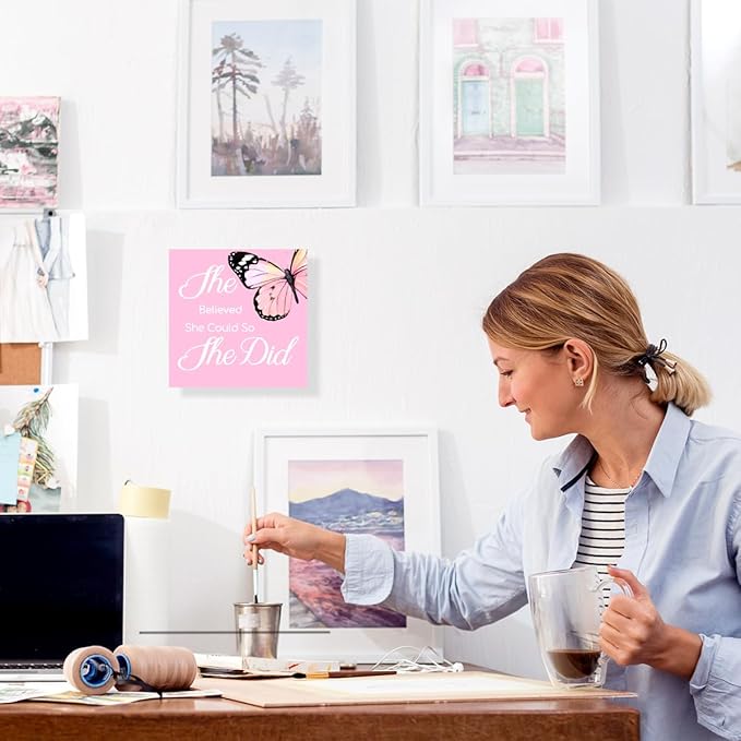 LVQHI Inspirational Pink Wooden Block Sign With "She Believed She Could So She Did" Quote, Achieve Office Desk Decor For Women, Motivational Shelf Display Gift, 5"L x 5"W x 1.2"H