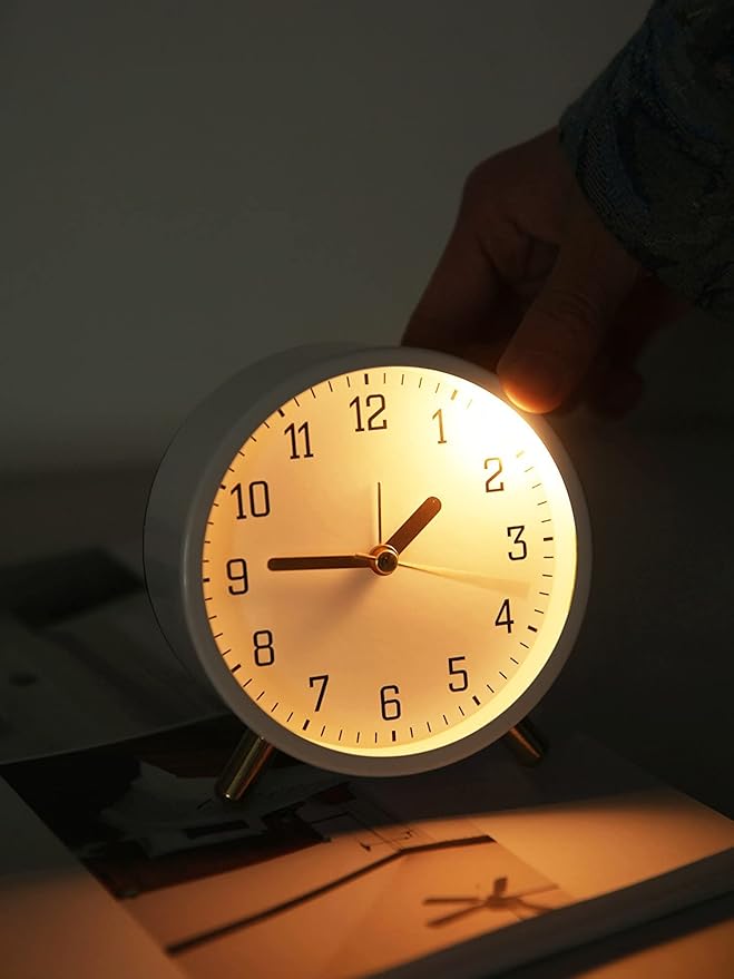 SHISEDECO Alarm Clock with Backlight, 4.5 inches Bedside Analog Non-Ticking Silent Small Deskclock with Arabic Numerals, Battery Operated Round Tableclock for Living Room, Bedroom (Blue)