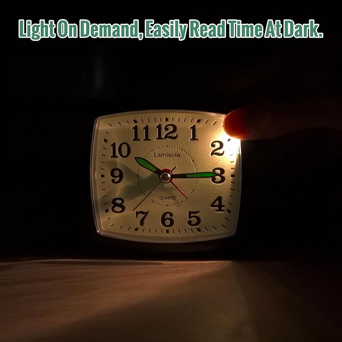Lamisola Small Battery Alarm Clock for Bedrooms, Analog Travel Clocks, Bedside Desk Table Clock for Room Decor, Slient, Big Numbers for Seniors, Gently Ascending Alarm for Heavy Sleepers, Black