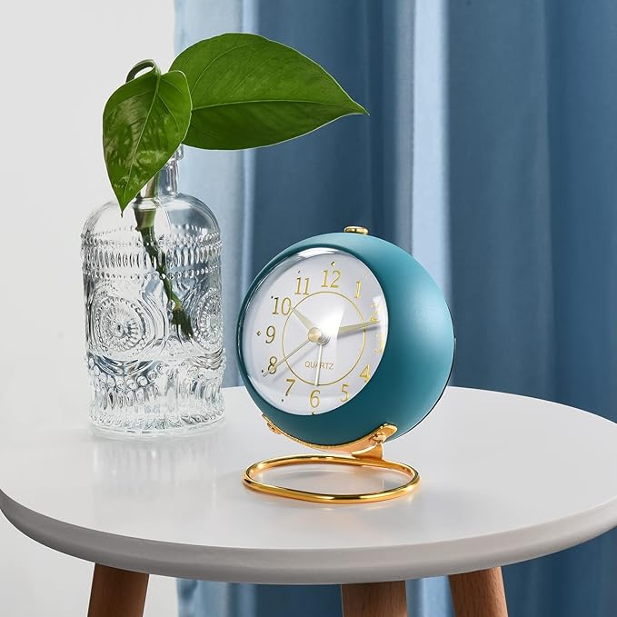 Tetino Analog Alarm Clocks for bedrooms,Small Desk Clocks,Night Light, Non-Ticking，Battery Powered,Silent Alarm Clock for Kids,Simple Design Desktop Alarm Clock. (Pink)