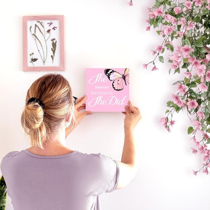 LVQHI Inspirational Pink Wooden Block Sign With "She Believed She Could So She Did" Quote, Achieve Office Desk Decor For Women, Motivational Shelf Display Gift, 5"L x 5"W x 1.2"H