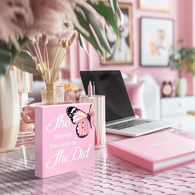 LVQHI Inspirational Pink Wooden Block Sign With "She Believed She Could So She Did" Quote, Achieve Office Desk Decor For Women, Motivational Shelf Display Gift, 5"L x 5"W x 1.2"H