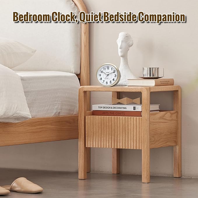 Lamisola Small Alarm Clocks for Bedrooms, 4 Inch Analog Battery Desk Clock, Retro Clock for Bedroom Decoration, Slient, Large Display for Seniors, Loud Alarm Clock for Heavy Sleepers, Champagne Gold